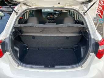 TOYOTA VITZ 2017 Image 7