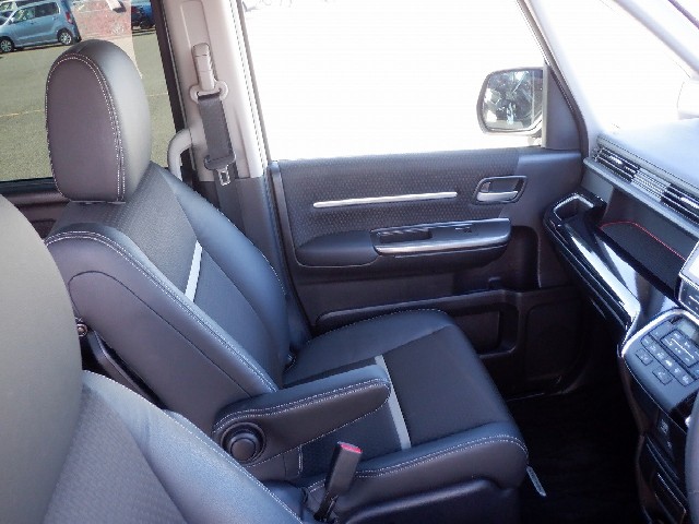 HONDA STEPWGN SPADA 2018 Image 22