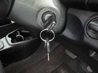 TOYOTA VITZ 2017 Image 9