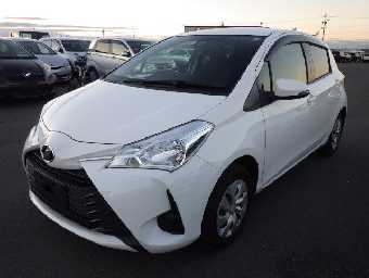 TOYOTA VITZ 2017 Image 2