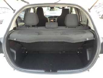 TOYOTA VITZ 2017 Image 13