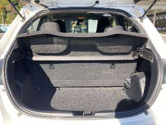 TOYOTA VITZ 2017 Image 6