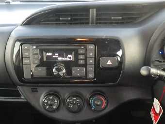 TOYOTA VITZ 2017 Image 7