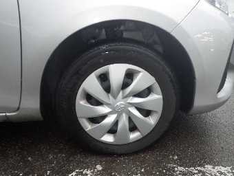 TOYOTA VITZ 2019 Image 7