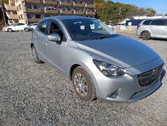 MAZDA DEMIO 2017 Image 5