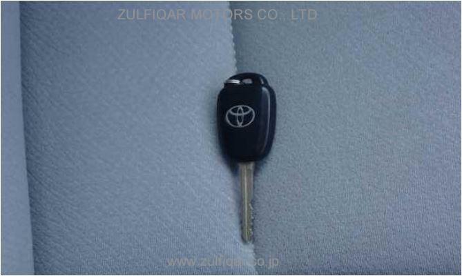 TOYOTA COROLLA AXIO 2017 Image 8