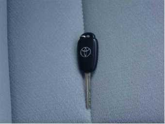 TOYOTA COROLLA AXIO 2017 Image 8