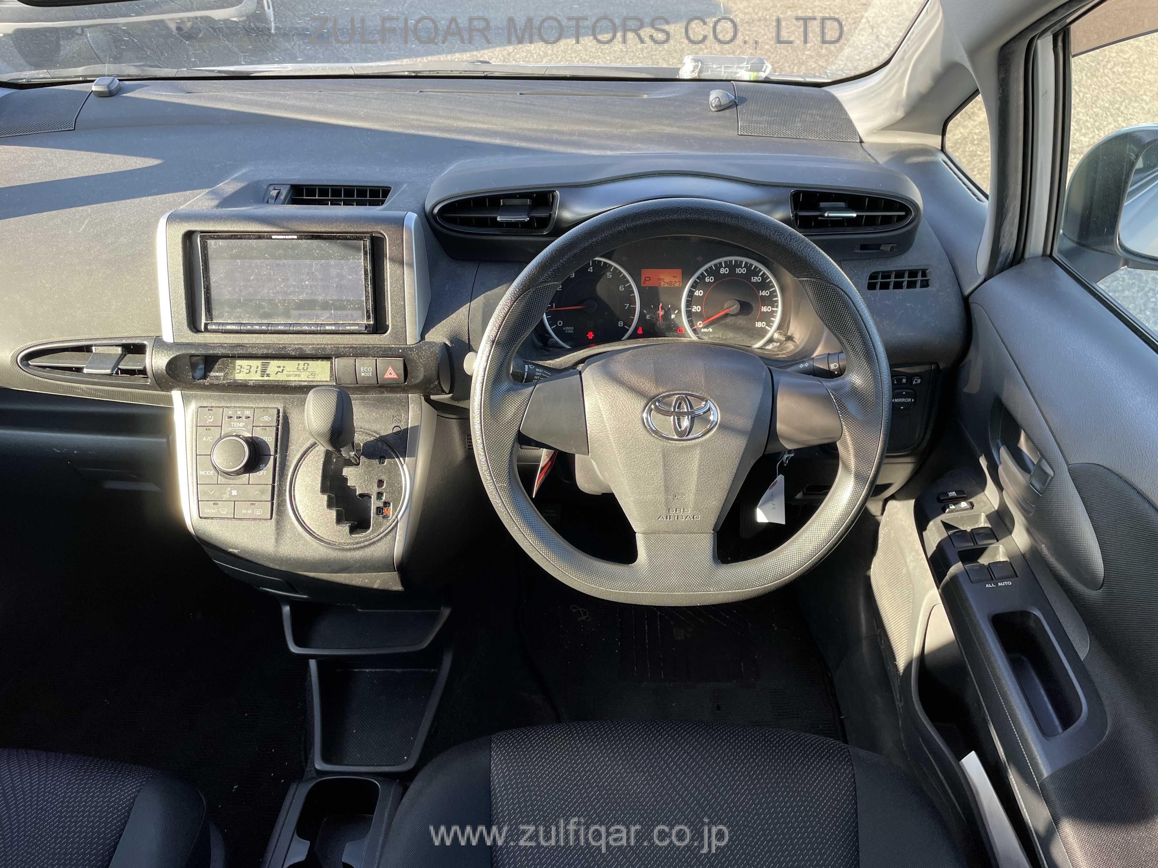 TOYOTA WISH 2017 Image 9