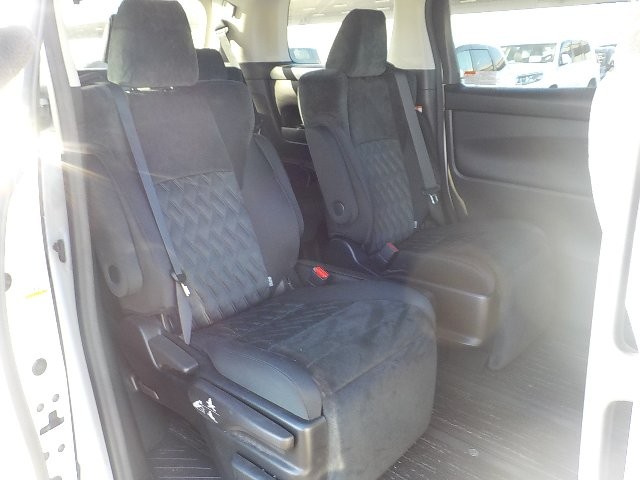 TOYOTA ALPHARD 2019 Image 20