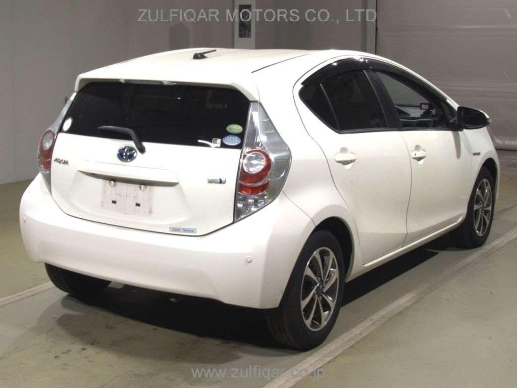 TOYOTA AQUA 2014 Image 2