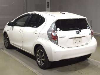 TOYOTA AQUA 2014 Image 4