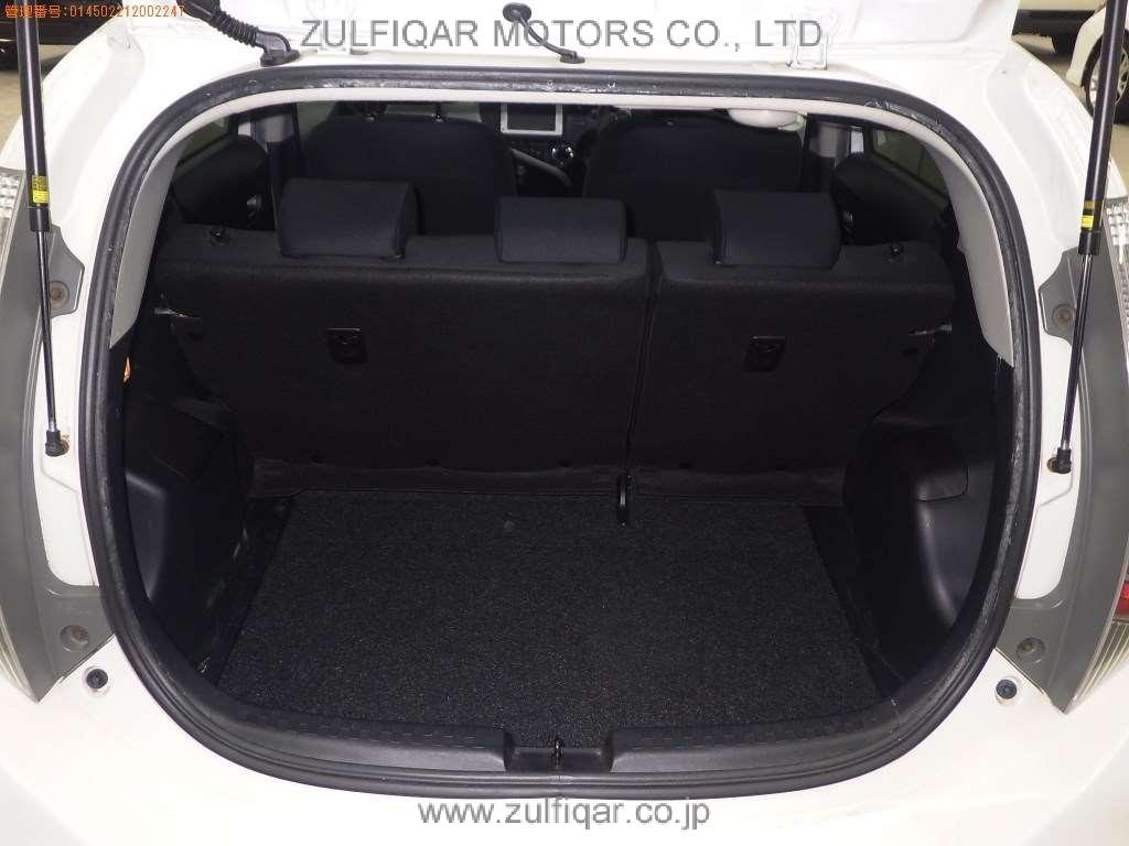 TOYOTA AQUA 2014 Image 8