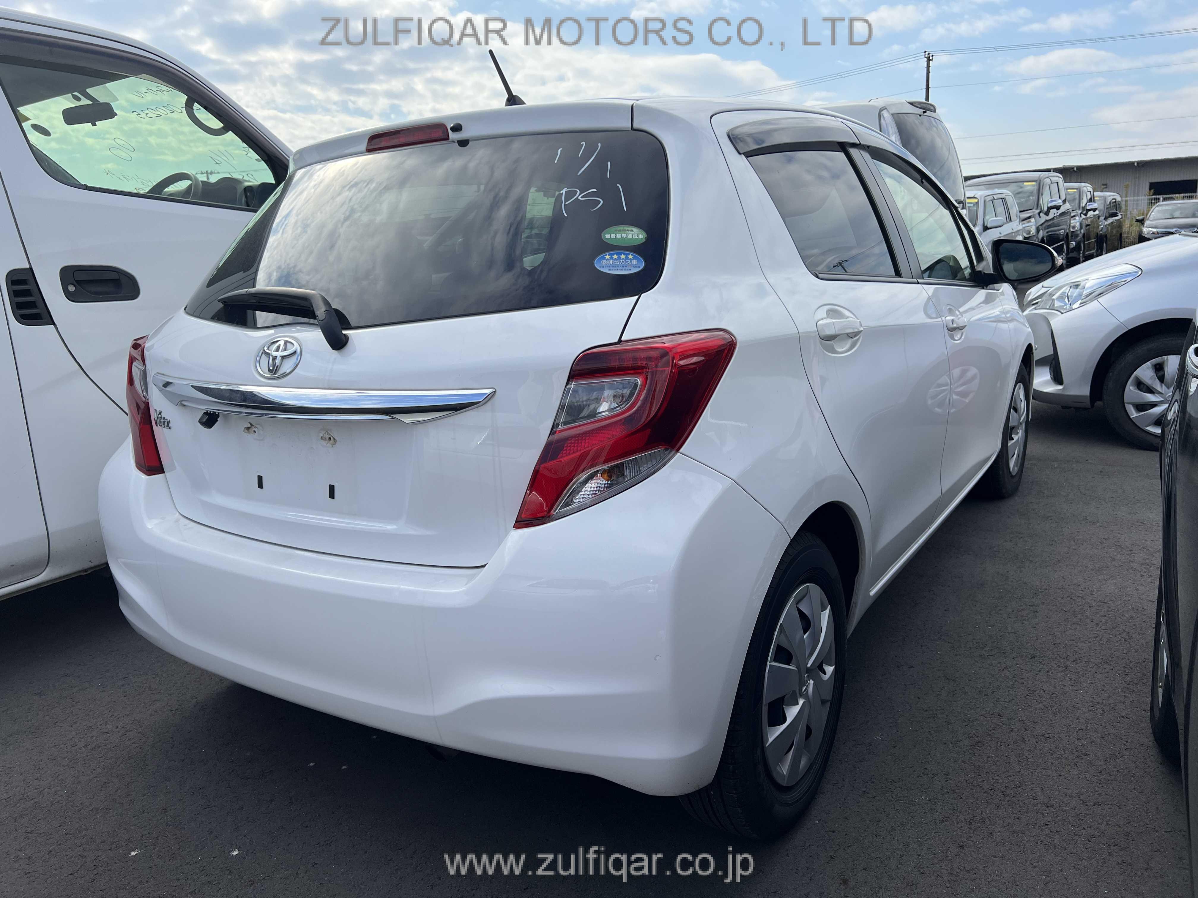 TOYOTA VITZ 2016 Image 10