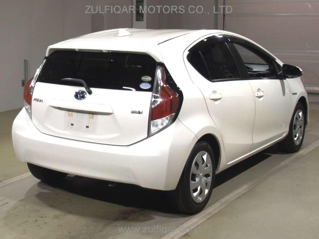 TOYOTA AQUA 2015 Image 2