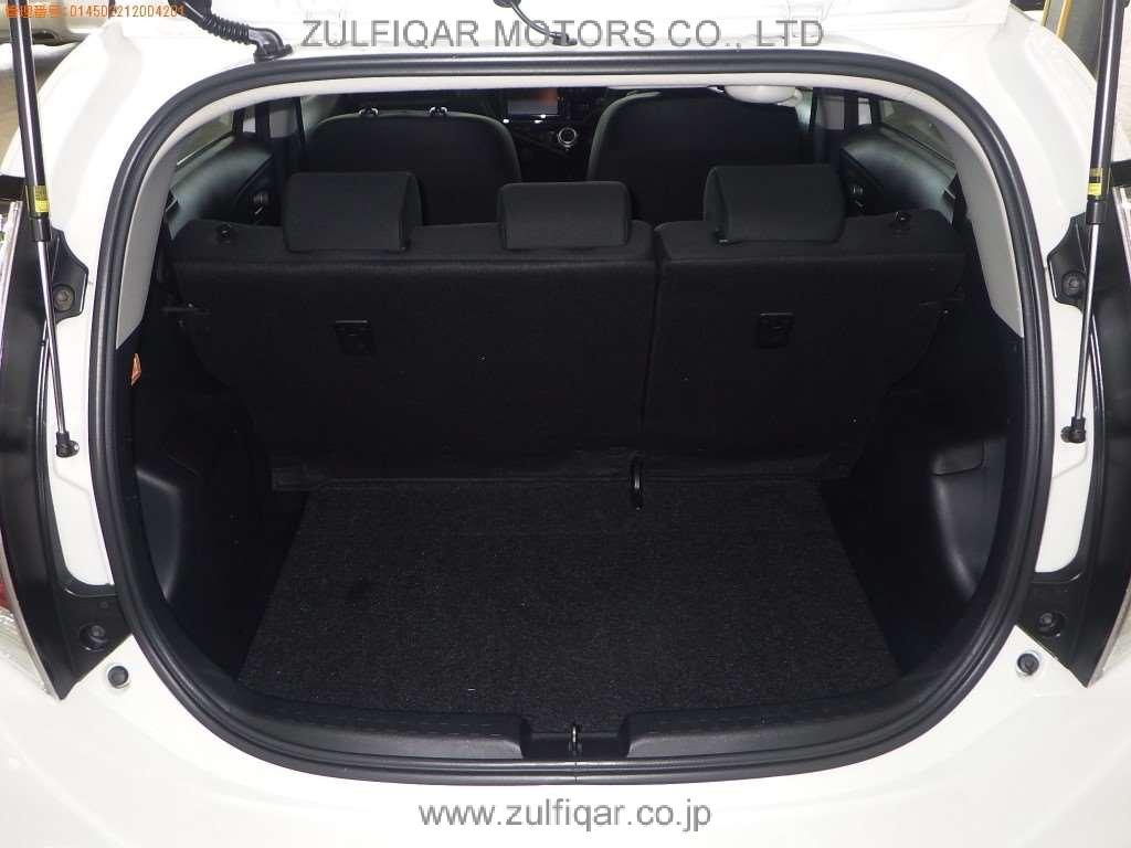 TOYOTA AQUA 2015 Image 8