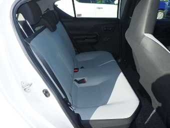 TOYOTA AQUA 2017 Image 10