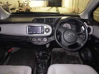 TOYOTA VITZ 2012 Image 4