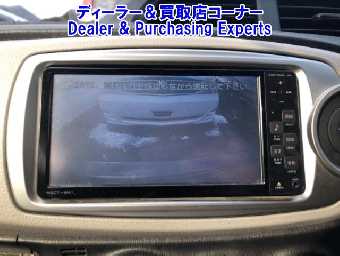 TOYOTA VITZ 2012 Image 8