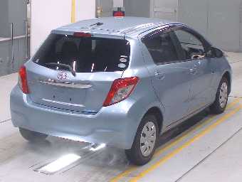 TOYOTA VITZ 2012 Image 2