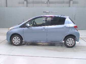 TOYOTA VITZ 2012 Image 4