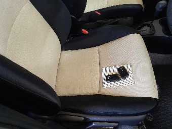TOYOTA VITZ 2012 Image 8