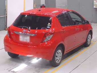 TOYOTA VITZ 2013 Image 2