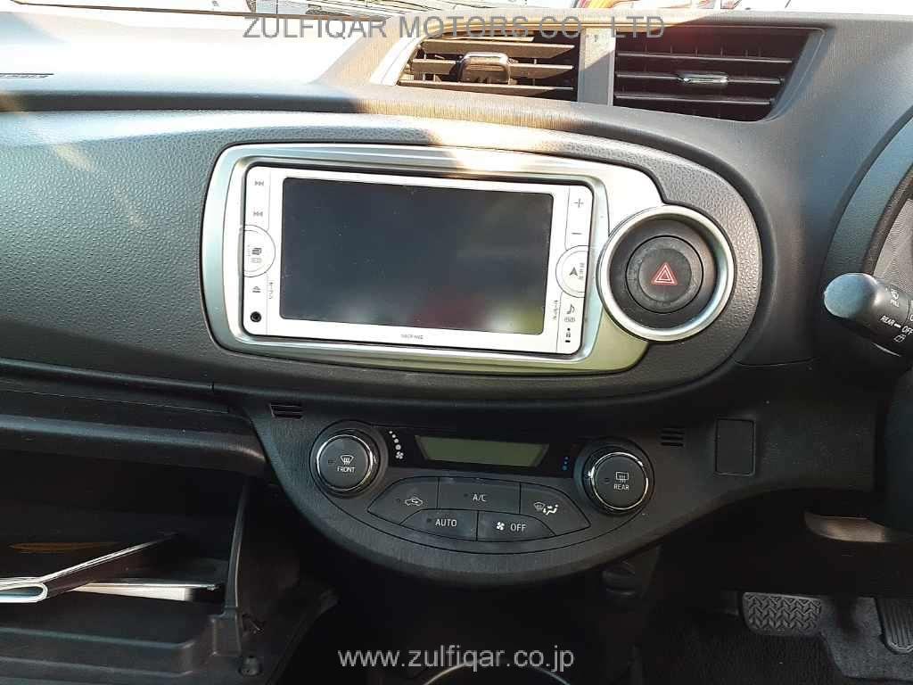 TOYOTA VITZ 2013 Image 9