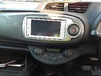 TOYOTA VITZ 2013 Image 9