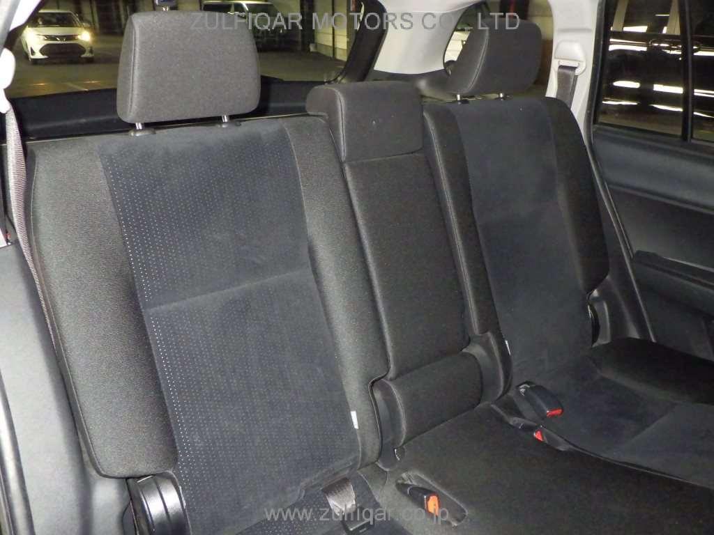 TOYOTA COROLLA FIELDER 2017 Image 7