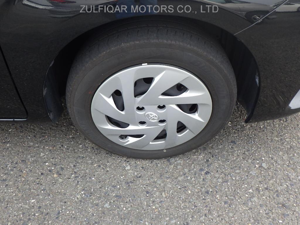 TOYOTA COROLLA FIELDER 2017 Image 9