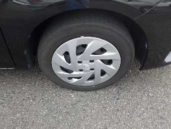 TOYOTA COROLLA FIELDER 2017 Image 9