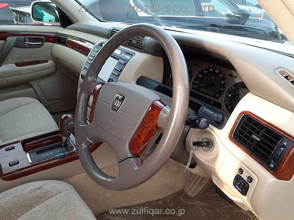 TOYOTA CROWN 2002 Image 7