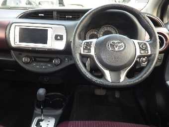 TOYOTA VITZ 2014 Image 6