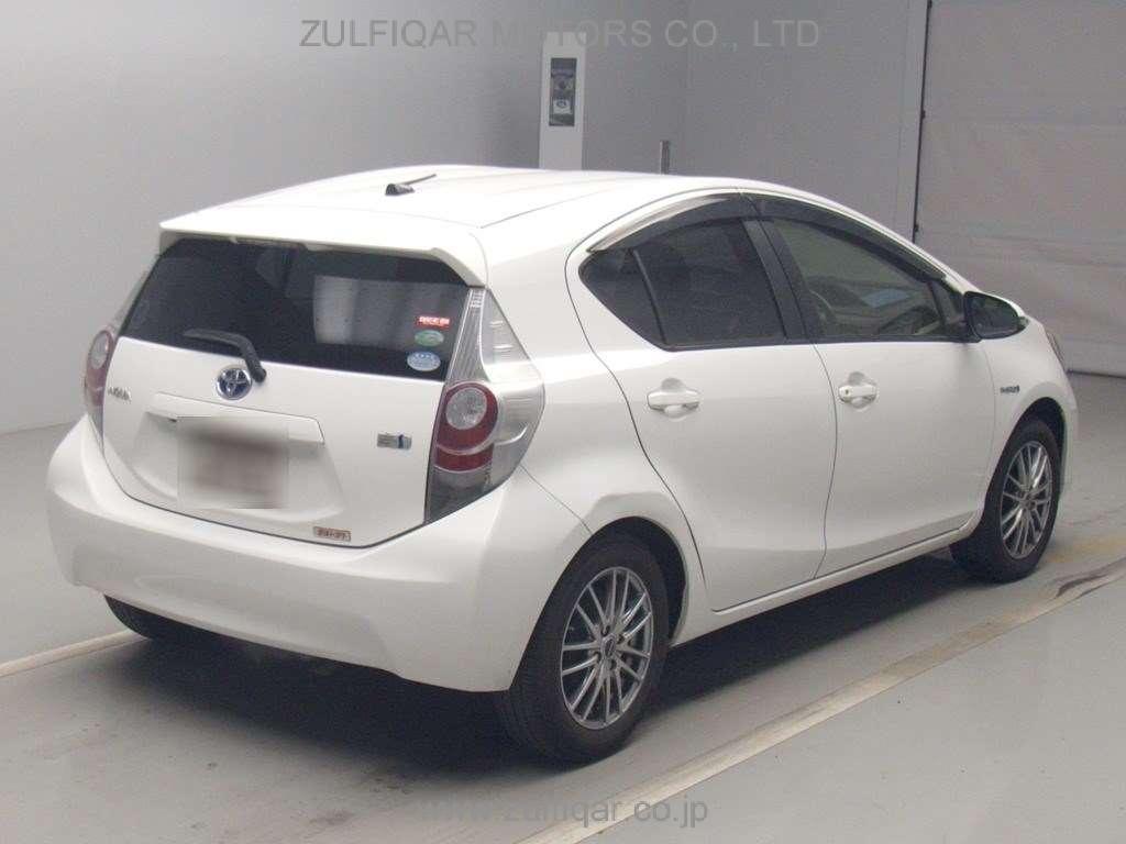 TOYOTA AQUA 2014 Image 2