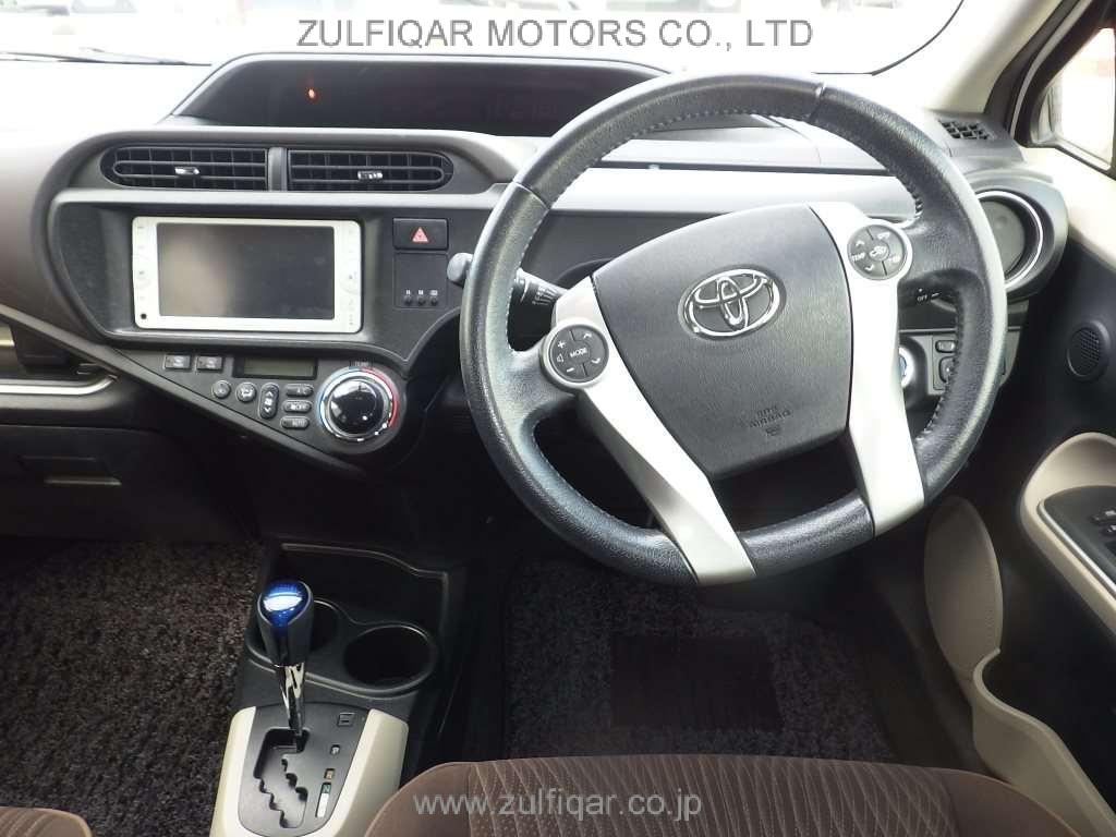 TOYOTA AQUA 2014 Image 6