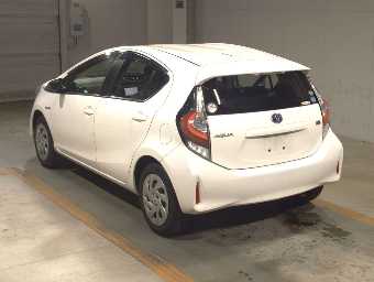 TOYOTA AQUA 2017 Image 4