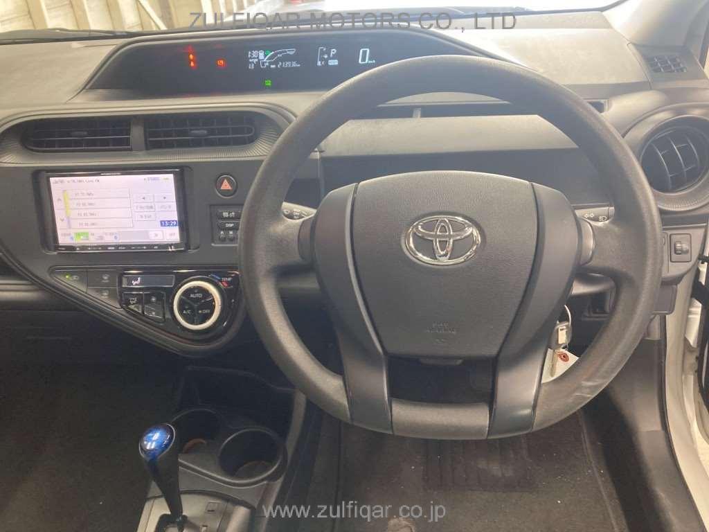 TOYOTA AQUA 2017 Image 6