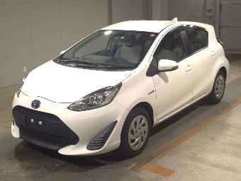 TOYOTA AQUA 2017 Image 1