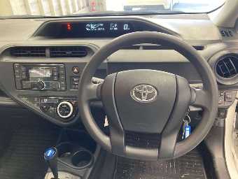 TOYOTA AQUA 2017 Image 6