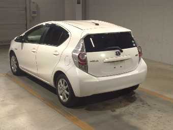 TOYOTA AQUA 2012 Image 4