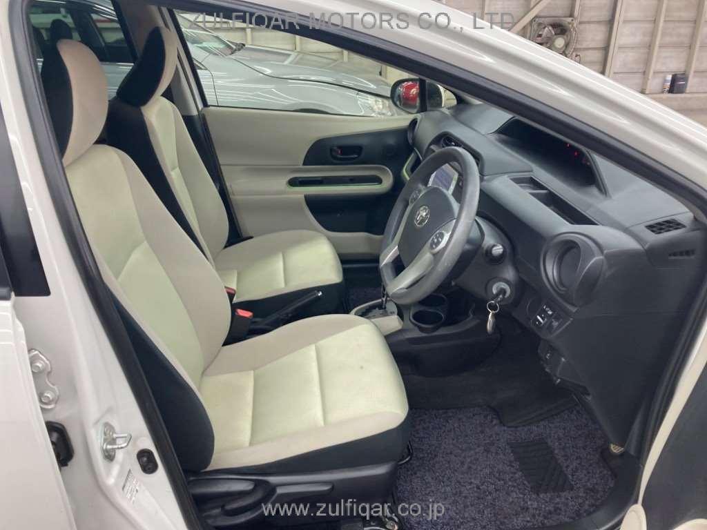 TOYOTA AQUA 2012 Image 5