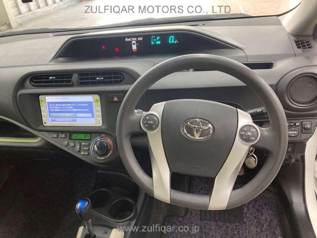 TOYOTA AQUA 2012 Image 6