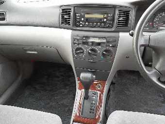 TOYOTA COROLLA 2002 Image 9