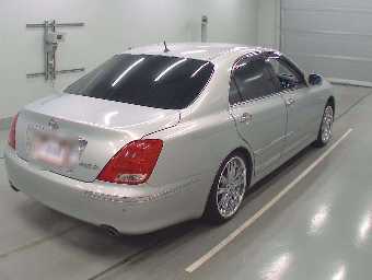 TOYOTA CROWN MAJESTA 2005 Image 2