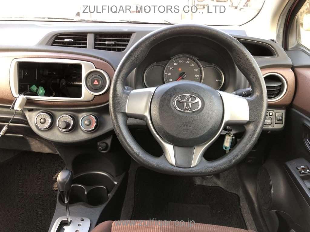 TOYOTA VITZ 2013 Image 6