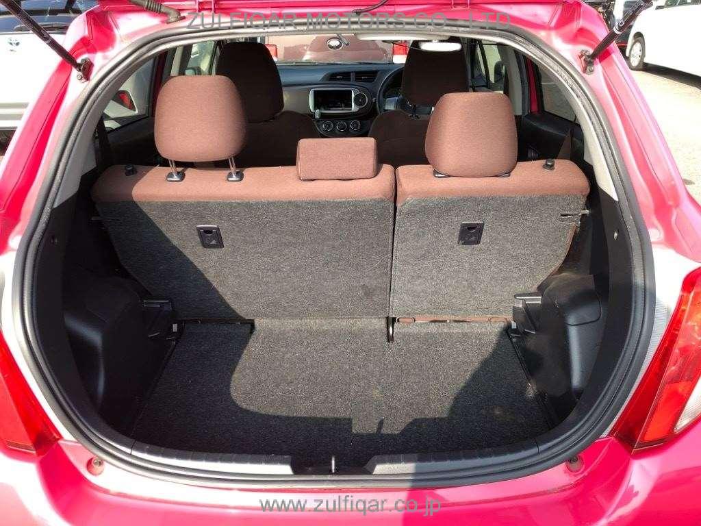 TOYOTA VITZ 2013 Image 7