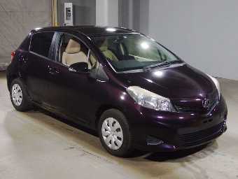 TOYOTA VITZ 2013 Image 3