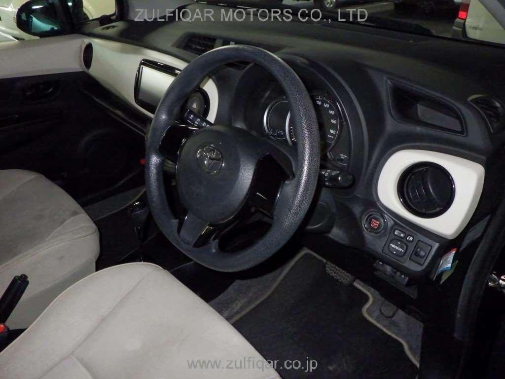 TOYOTA VITZ 2013 Image 5