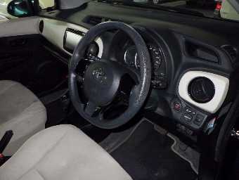 TOYOTA VITZ 2013 Image 5