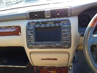 TOYOTA CROWN 2001 Image 9